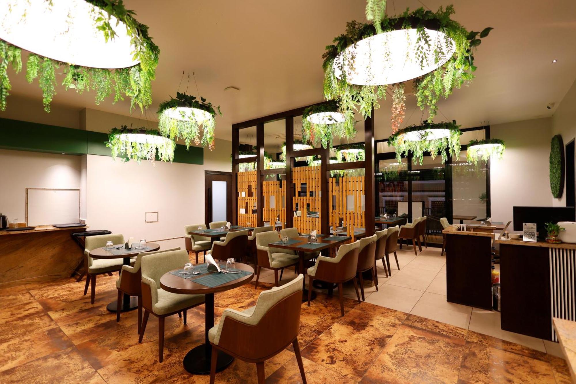 Quality Inn City Centre Benares Buitenkant foto